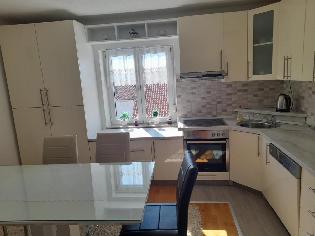 Apartman Zoran Ливно Экстерьер фото