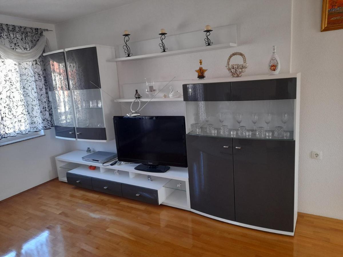 Apartman Zoran Ливно Экстерьер фото